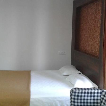 Hotel Gowri Sankar Ambāsamudram Екстериор снимка