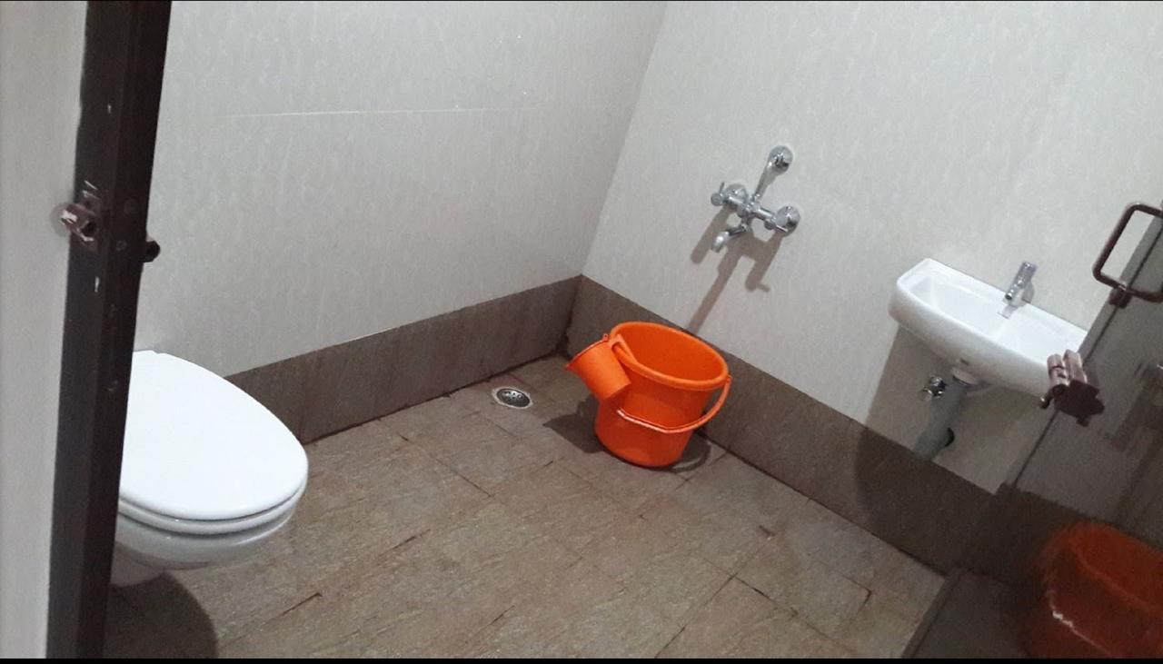 Hotel Gowri Sankar Ambāsamudram Екстериор снимка