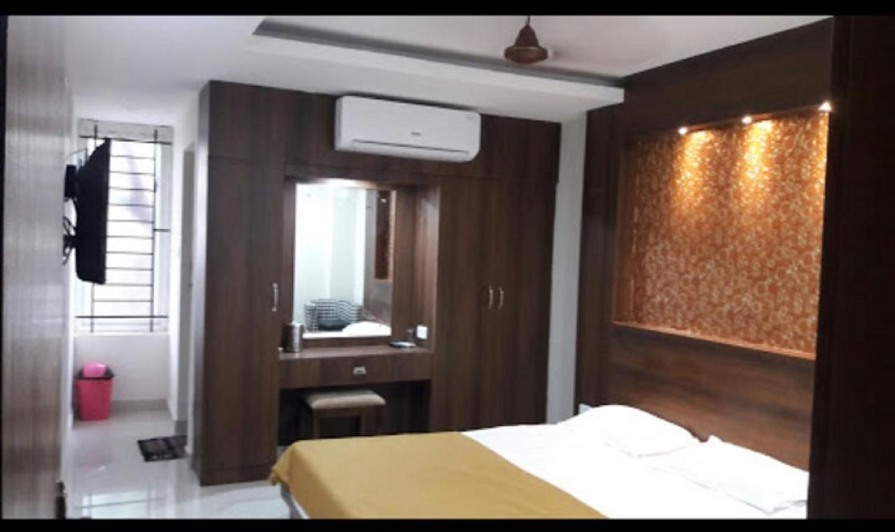 Hotel Gowri Sankar Ambāsamudram Екстериор снимка